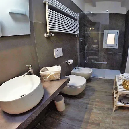 Apartament Elegant Luxury Flat Above 