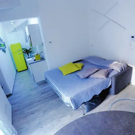 דירה Elegant Luxury Flat Above 