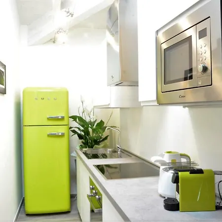 דירה Elegant Luxury Flat Above 